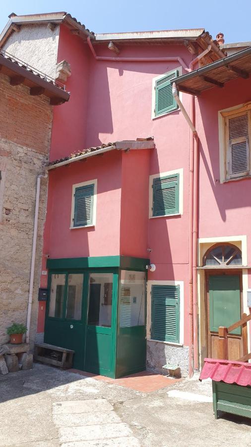 Casa Vacanza Pegrini Nel Centro Storico Di Ґаві Екстер'єр фото