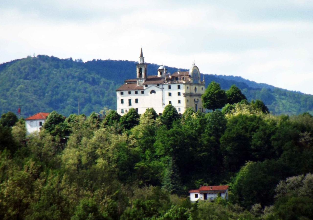 Casa Vacanza Pegrini Nel Centro Storico Di Ґаві Екстер'єр фото
